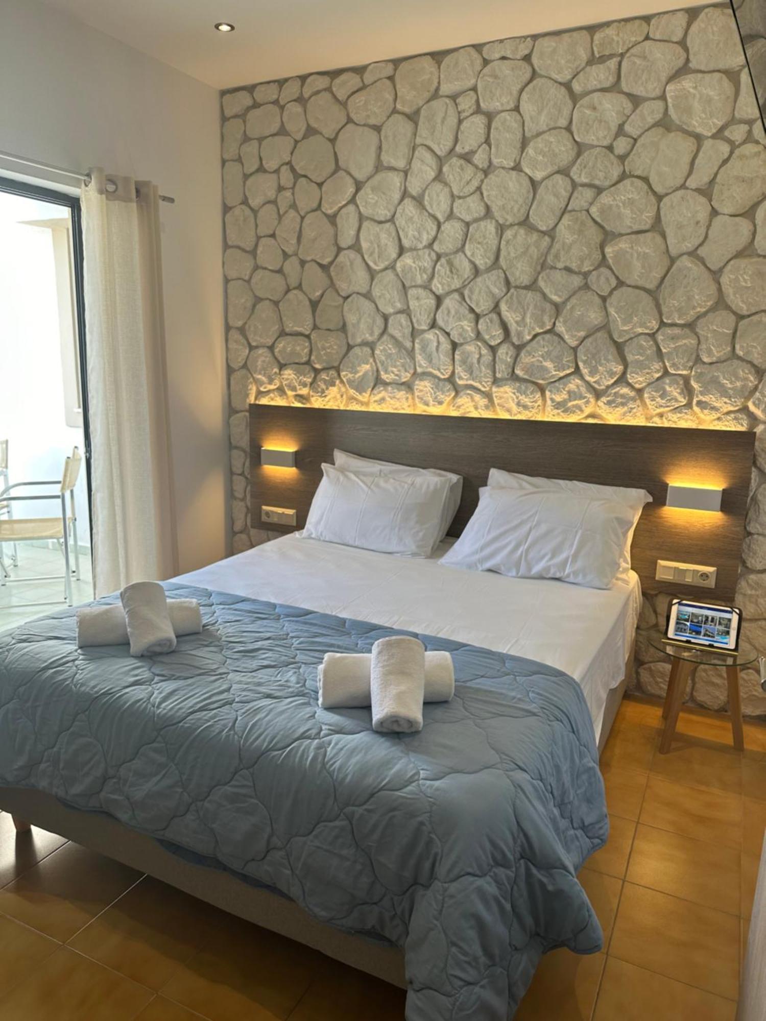 Vladimiros Apartments Mparmpati Eksteriør billede