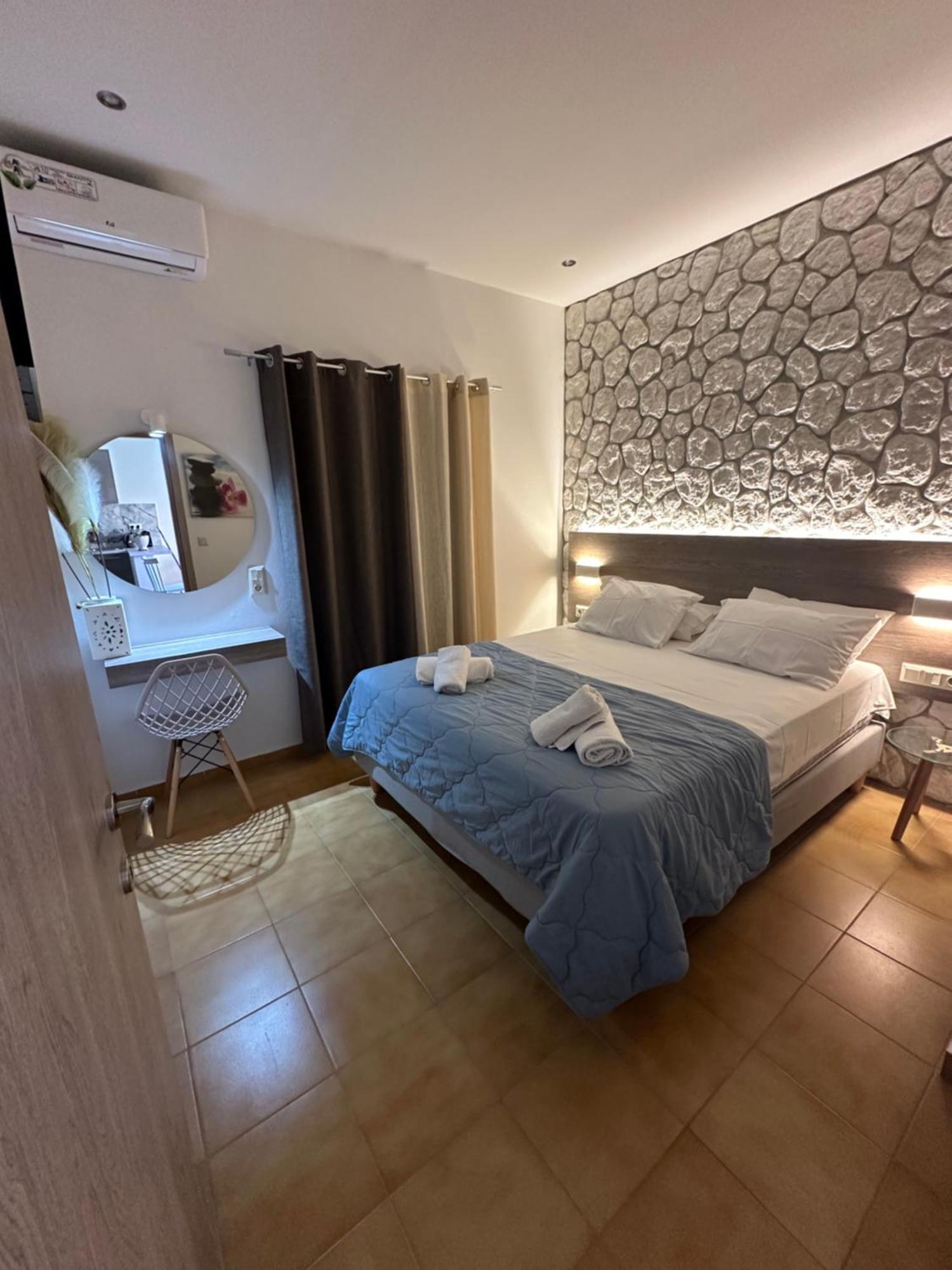 Vladimiros Apartments Mparmpati Eksteriør billede