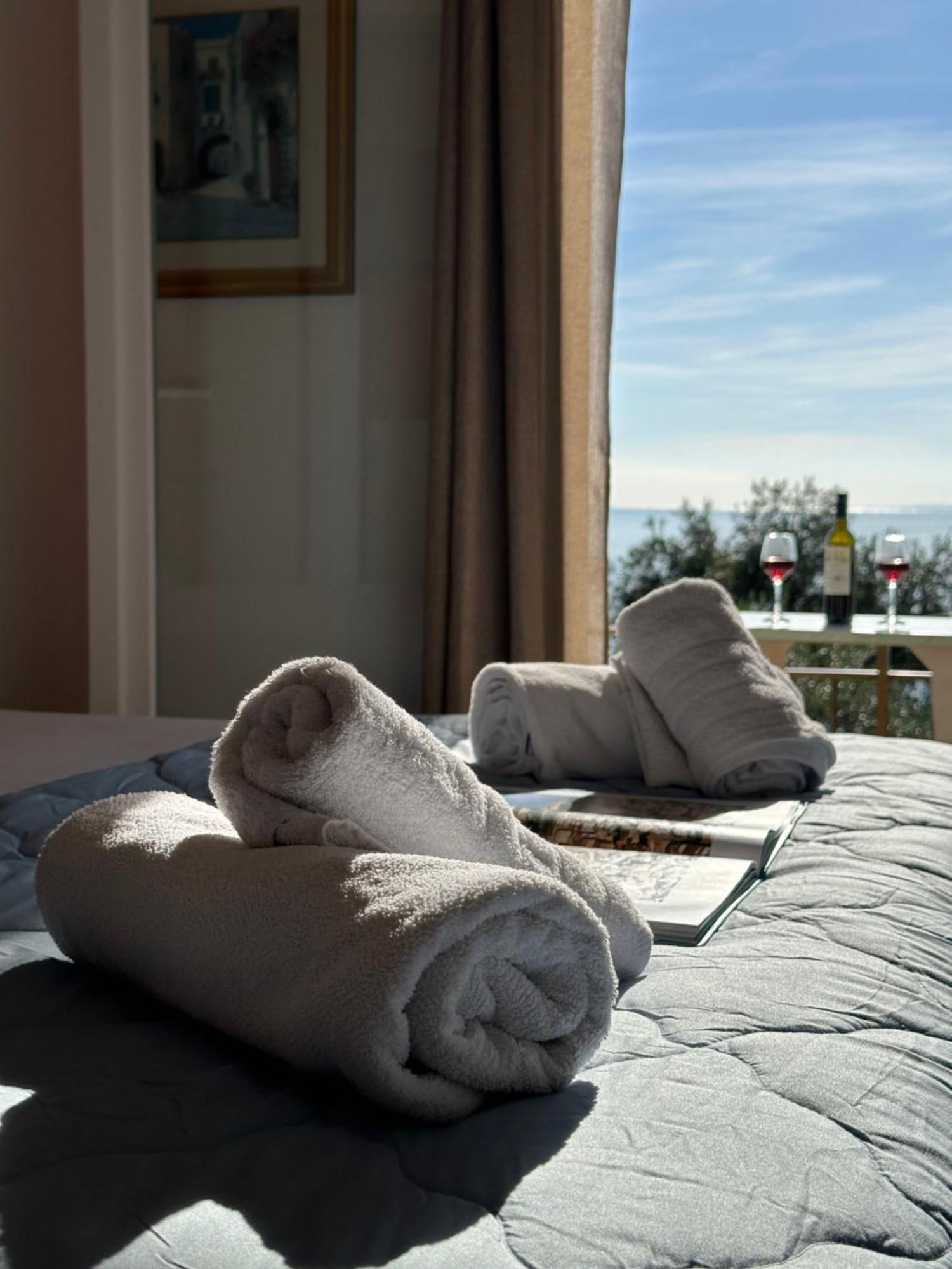 Vladimiros Apartments Mparmpati Eksteriør billede